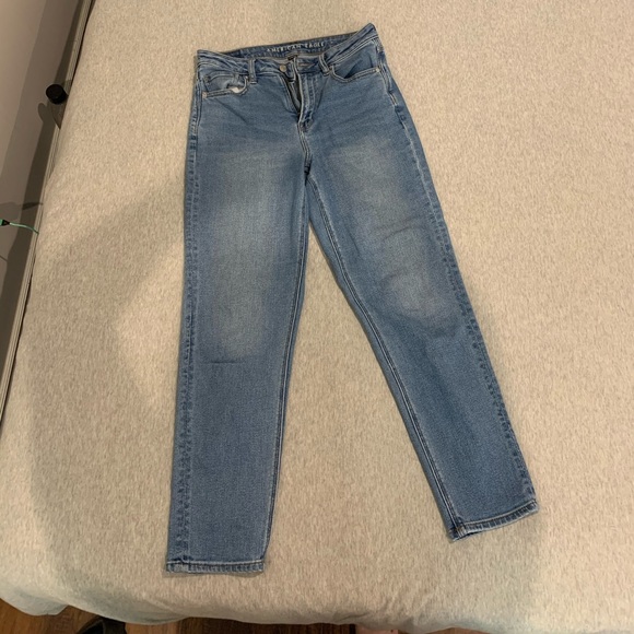 American Eagle Stretch Mom Jeans - Picture 3 of 5